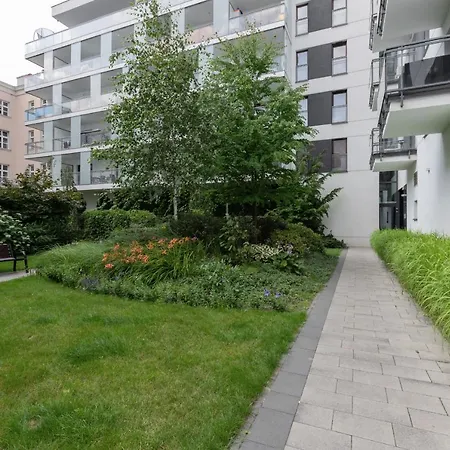 Stylish & Trendy 1 Bedroom Wola With Parking By Renters *